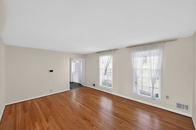 Building Photo - 12203 Westview Dr