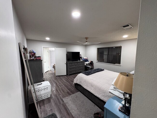 Building Photo - 249 Wedgewood Ln