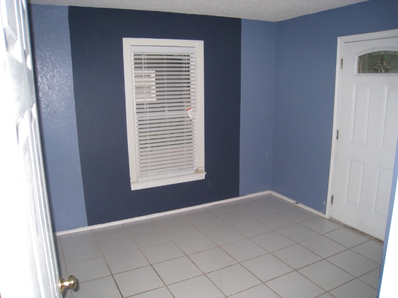 Building Photo - 1112 W 4th St