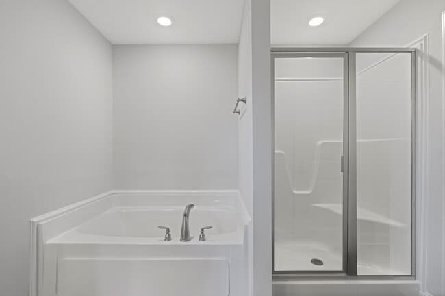Building Photo - 105 Sorrelweed Dr