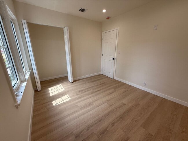 Building Photo - Stunning Fully Renovated Home in Prime Bur...