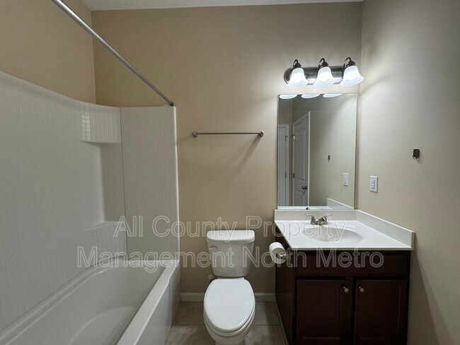 Building Photo - 837 Ivy Vine Pl
