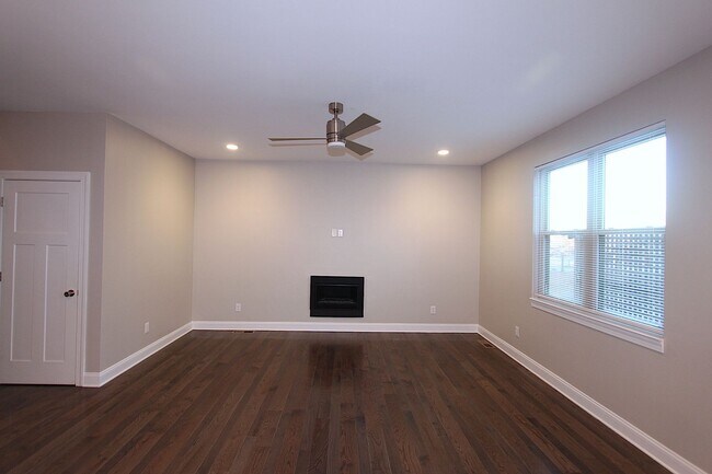 Building Photo - Modern Style Home in Downtown Durham!