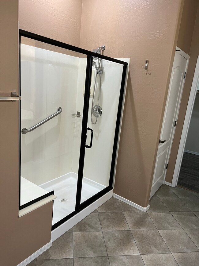 Building Photo - 25 S Quinn Cir