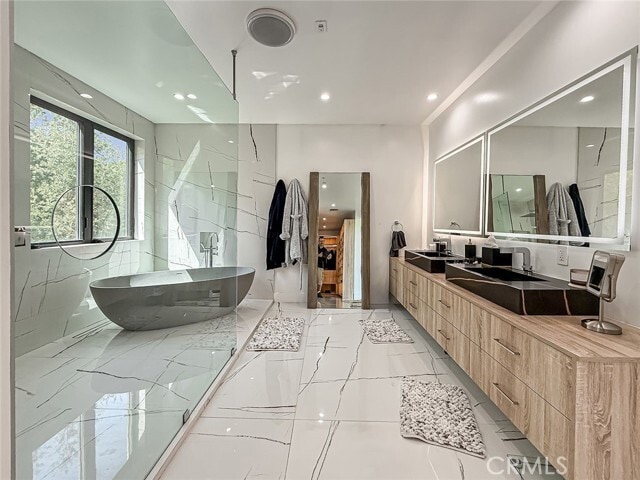 Building Photo - 158 Bell Cyn Rd