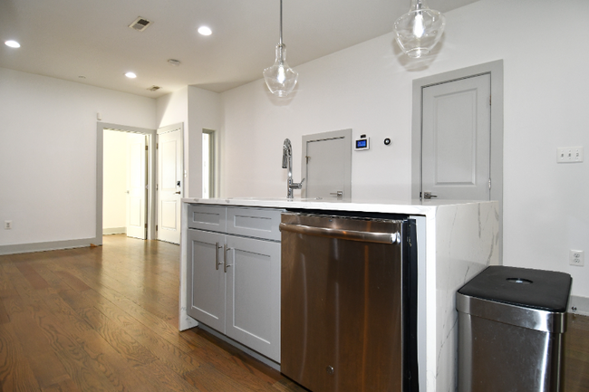 Building Photo - 1632 K St NW