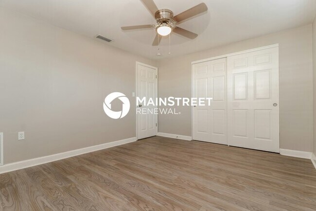 Building Photo - 3 Bedroom Pet-Friendly Home in Holiday, FL...