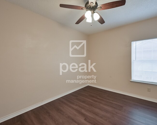 Building Photo - $2000! 3Bed/2.5Bath home in west Fort Worth!  Apply by 9/8 for Labor Day Savings! See description!