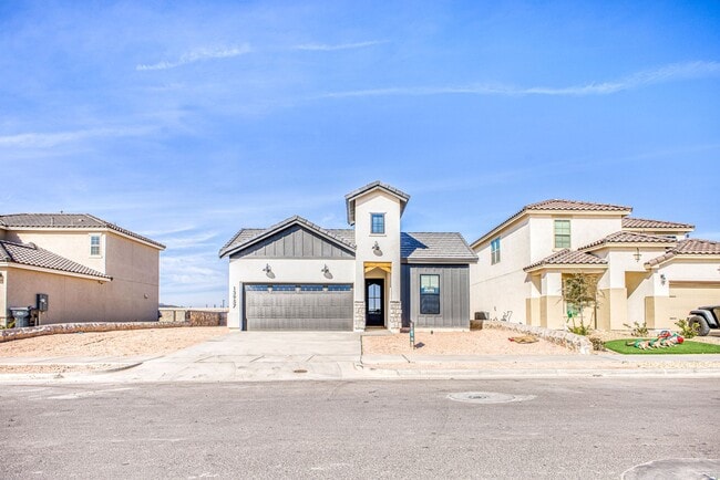 Building Photo - Beautiful East side House 4 bed-2.5 baths, part of The  Club that includes Swimming Pool, Gym, Te...