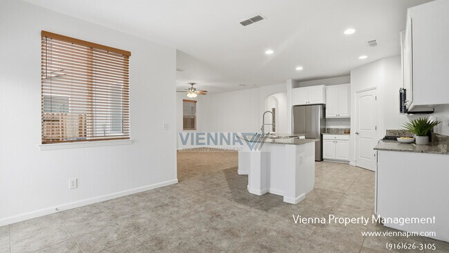 Building Photo - 3033 Ardley Dr