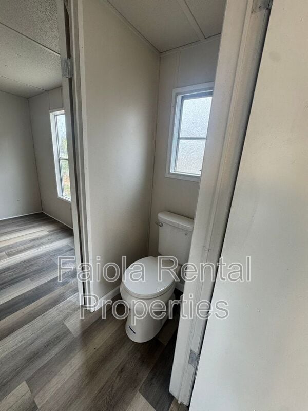 Building Photo - 1 Talmar Ln