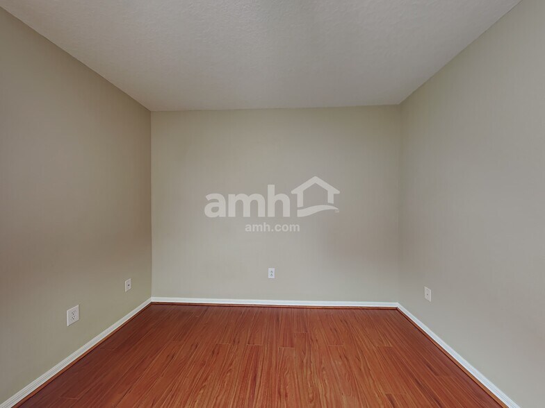 Building Photo - 9302 Dresden Pl