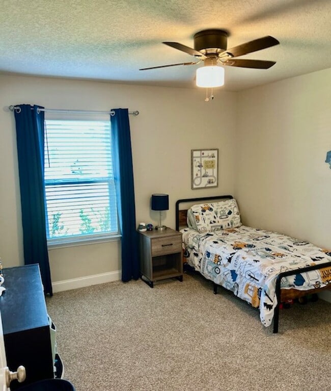 Building Photo - Gulfport 4 Bedroom
