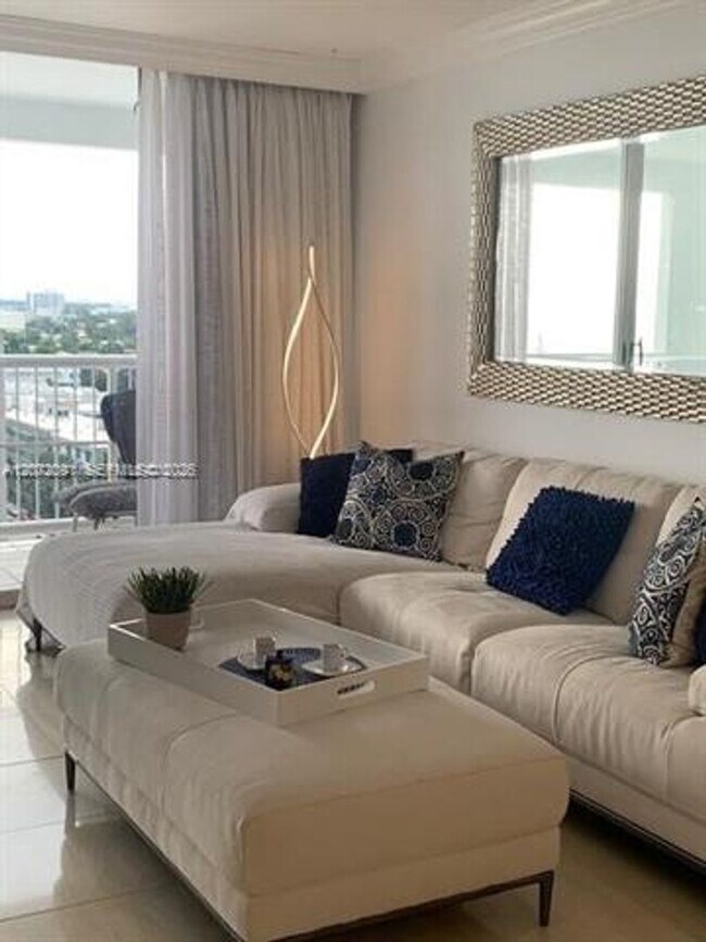 Building Photo - 9341 Collins Ave
