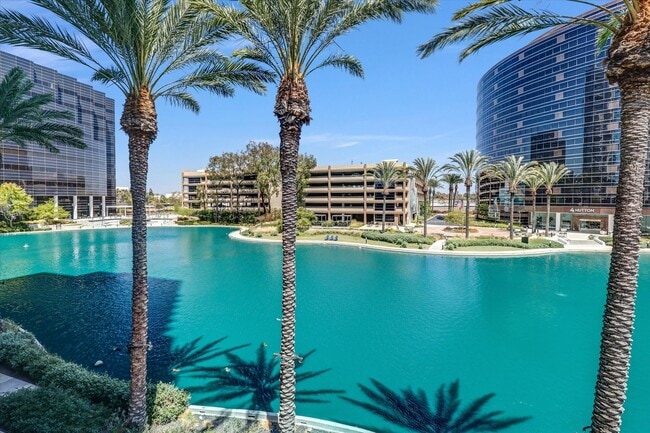 Building Photo - Luxury Elevated Living 1 Bed 1.5 Bath Condo at Skyline OC