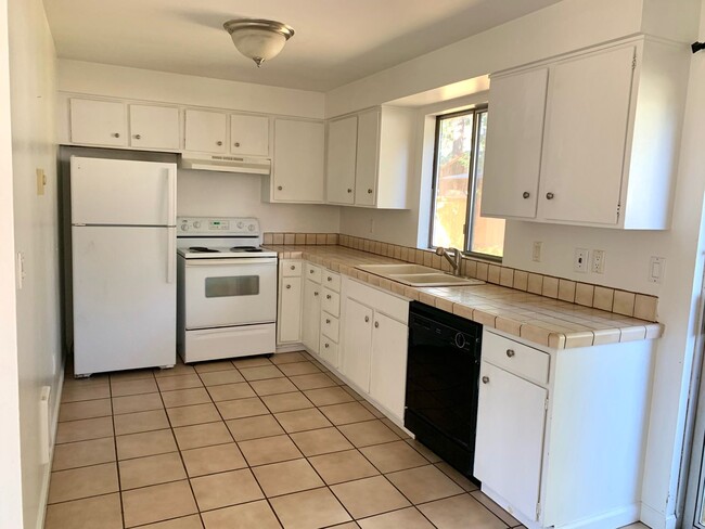 Building Photo - Great Home For Rent