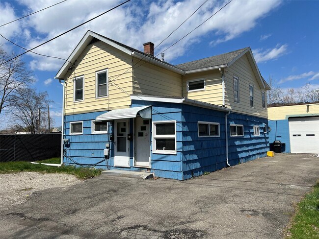 Building Photo - 4 Erie St