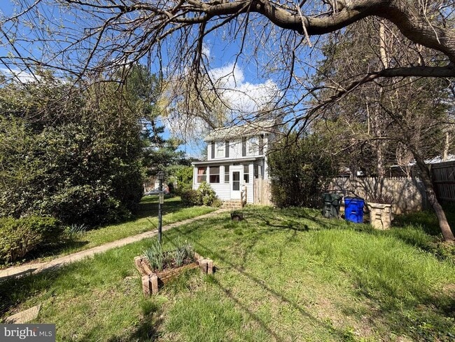 Building Photo - 5014 Delaware St