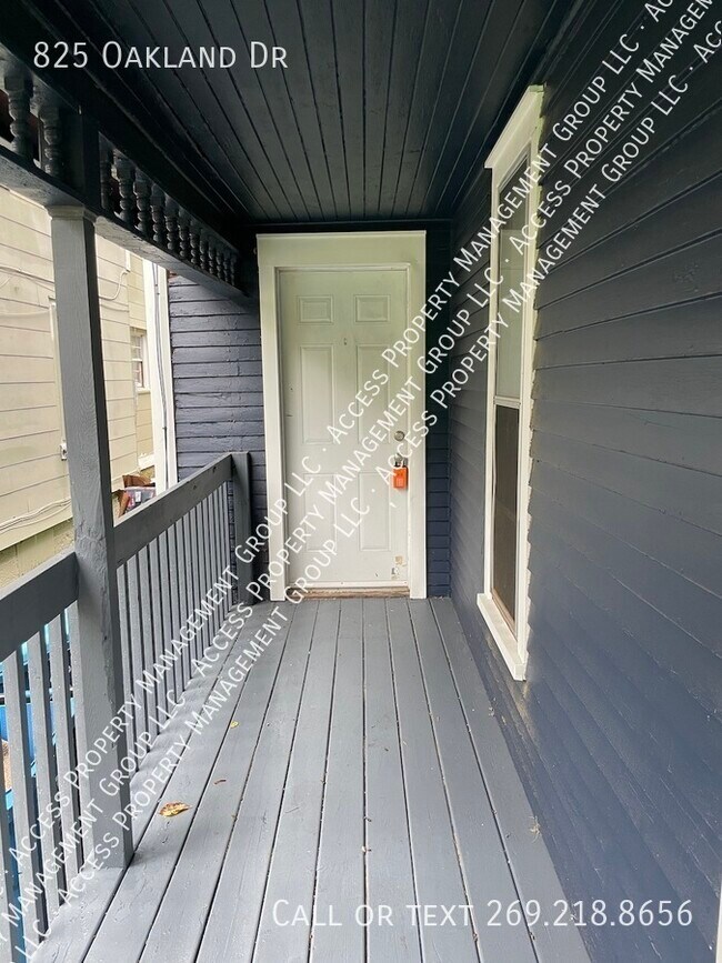Building Photo - 3 bed home for rent Oakland Drive, Kalamazoo!