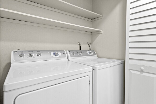 Building Photo - 914 Beach Park Blvd