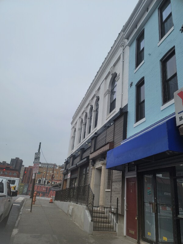 Building Photo - 503 W Lexington St