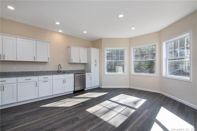 Building Photo - 27 Woodside Dr