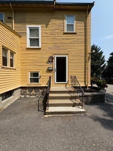 Building Photo - 664 Washington St