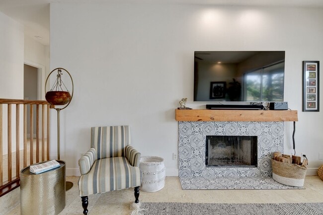 Building Photo - One of a Kind! Santa Rosa Beach Main home ...