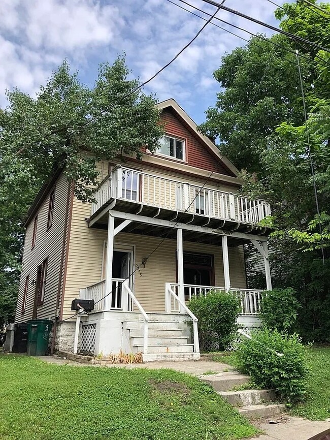 Primary Photo - Charming 6 beds 2 baths in Cincinnati!