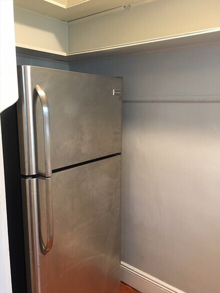 Building Photo - 7 Weld Hill St