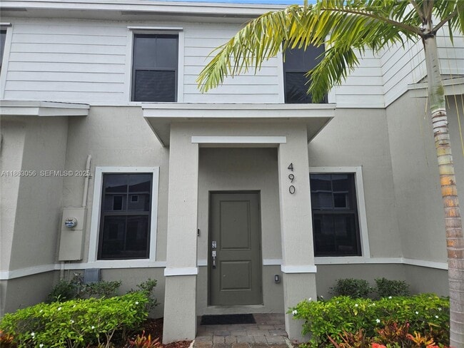 Building Photo - 490 NE 12th St