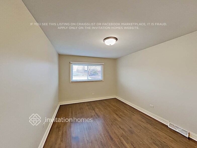 Building Photo - 7522 S Lockwood Ave