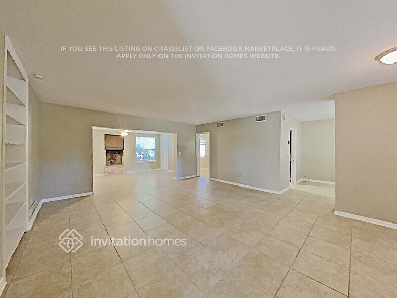 Building Photo - 12160 Croft Dr N