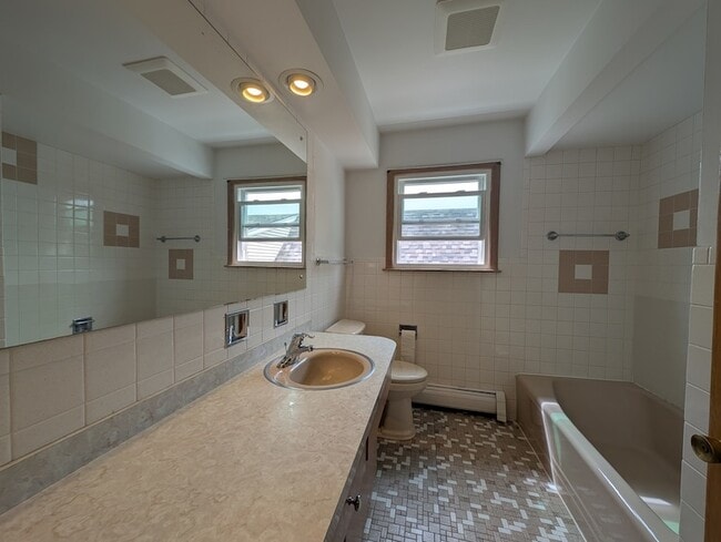 Building Photo - 6537 N Natoma Ave