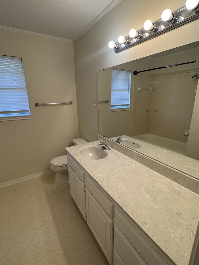 Building Photo - 1515 Mountain Laurel Dr