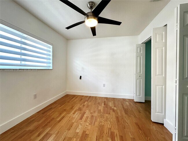 Building Photo - 18201 SW 149th Ave