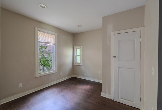 Building Photo - 908 W Hadley St