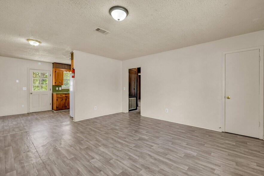 Building Photo - 118 Wyman Dr