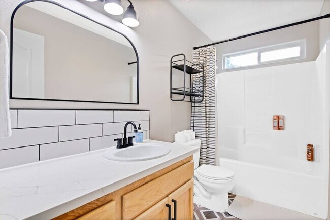 Building Photo - 2933 W Tubac Dr