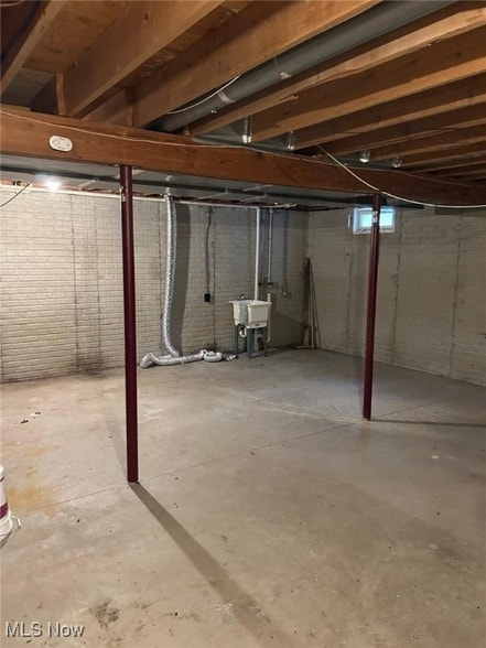 Building Photo - 3164 E 130th St