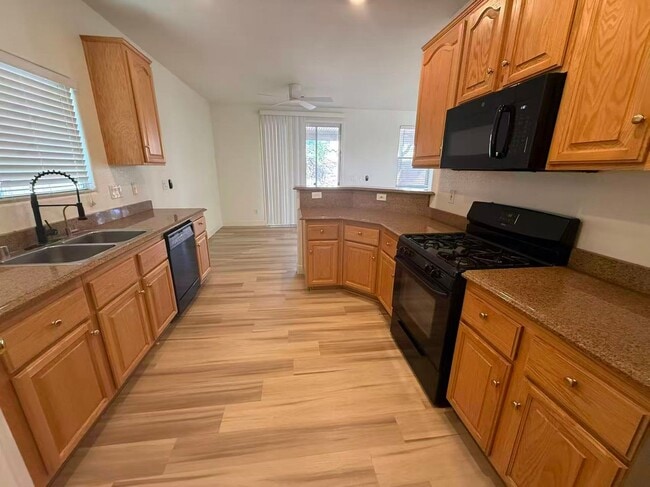 Building Photo - GORGEOUS 2-STORY HOME IN THE VISTAS