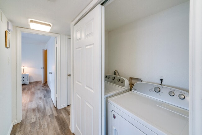 Building Photo - 85 Phoenix Dr