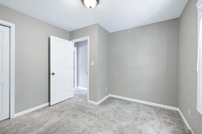 Building Photo - 520 Wyndham Dr
