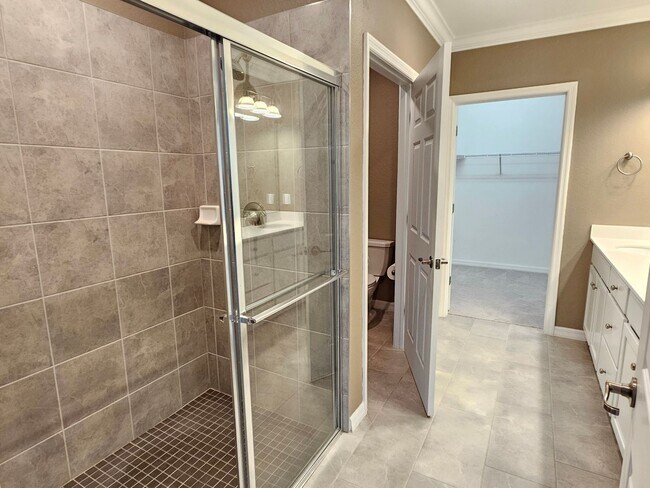 Building Photo - Annual Unfurnished 2 Bedroom 2 Bathroom First Floor Condo with 1 Car Garage in Sarasota National!