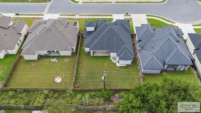 Building Photo - 29 N Queen Palm