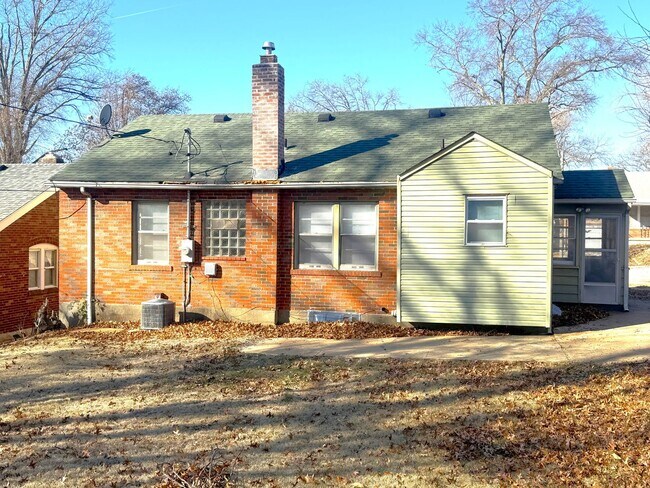 Building Photo - Spacious 3 Bedroom Rental!