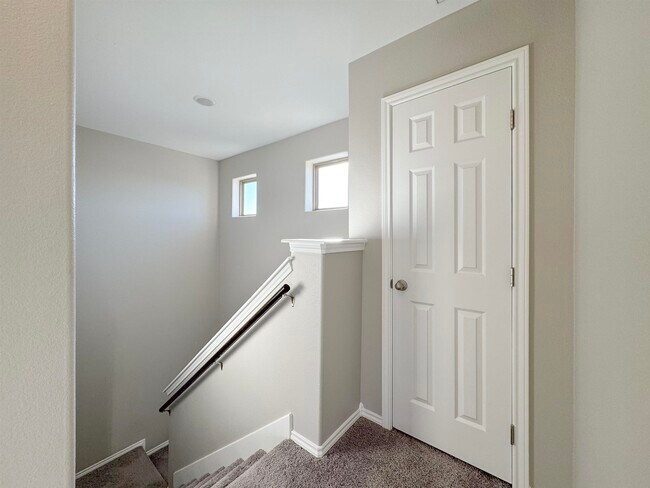 Building Photo - 5802 Moses Lp