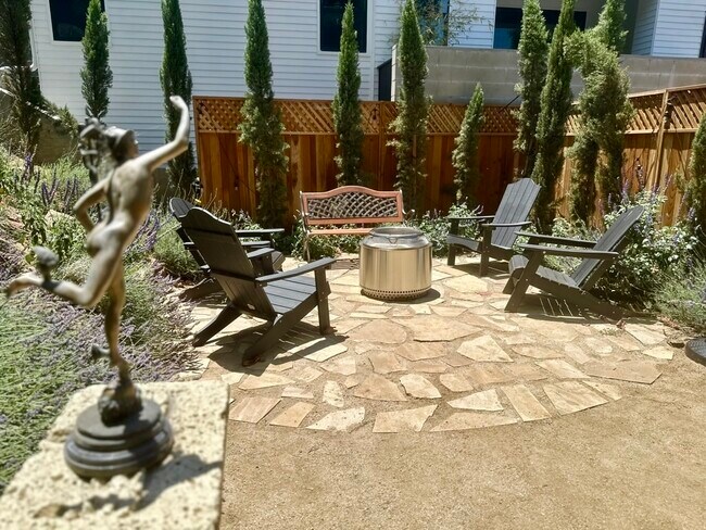 Backyard Tier 4 - 1521 Parmer Ave