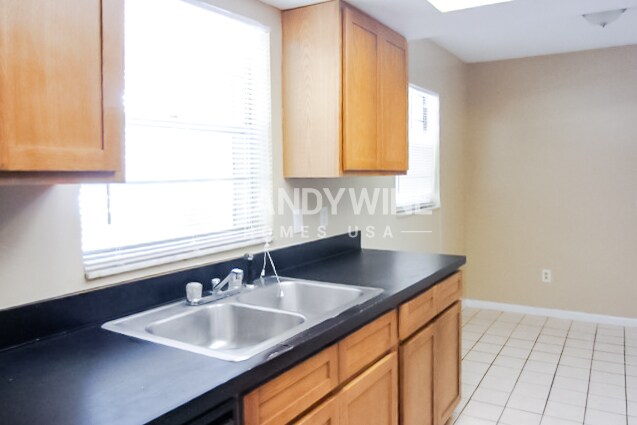 Building Photo - 6433 Sardina Blvd