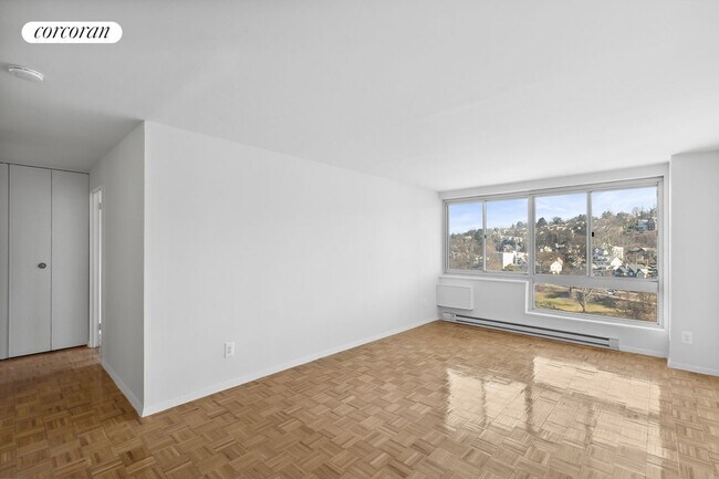 Primary Photo - 1 Glenwood Ave